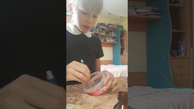 Ньюутоновская жидкость или слайм из клея ПвА фирмы ЛУЧ смотреть онлайн