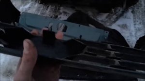 Приора: устанавливаем решетку радиатора и реснички