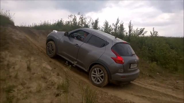 Nissan Juke 1,6 Turbo в песке смотреть онлайн