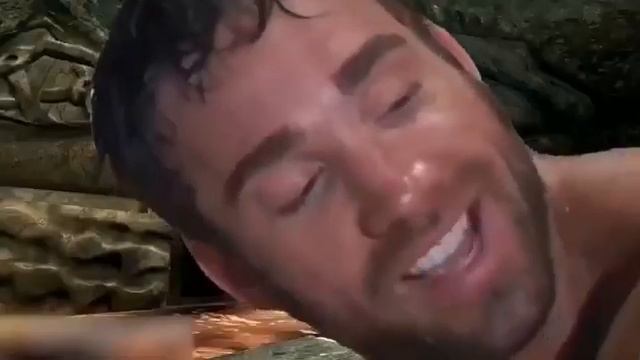 Билли Харингтон прокачивает кузнечное дело в Skyrim