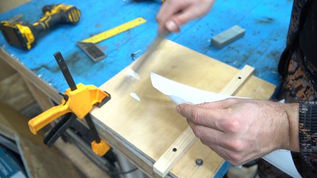 A KNIFE like a RAZOR in two minutes! Great knife sharpening ideas! смотреть онлайн