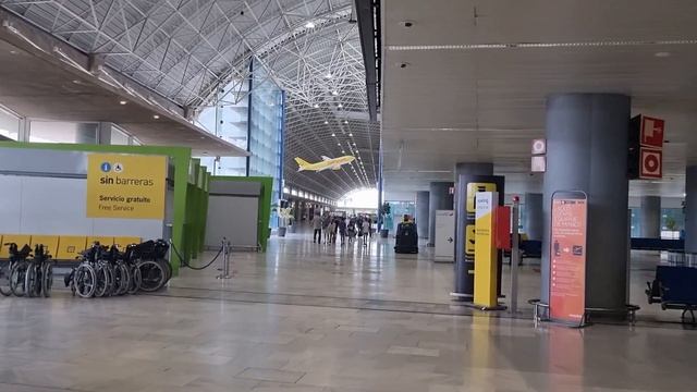 SPAIN Canary Islands- Fuerteventura Airport Before Security..... смотреть онлайн