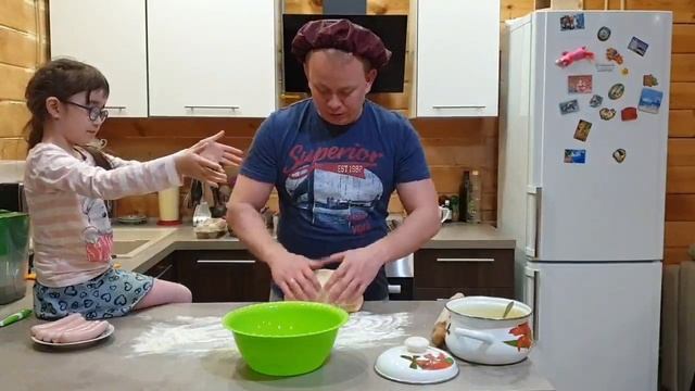 Сосиски в тесте и шашлык в тесте, готовим и пробуем какие лучше смотреть онлайн