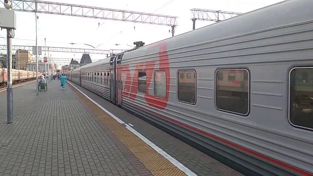 ЧС7-221 с поездом 008 "Кама" Москва - Пермь смотреть онлайн