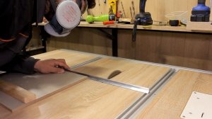 Направляющая шина для циркулярной пилы своими руками из Т-образного профиля и кусков ЛДСП.