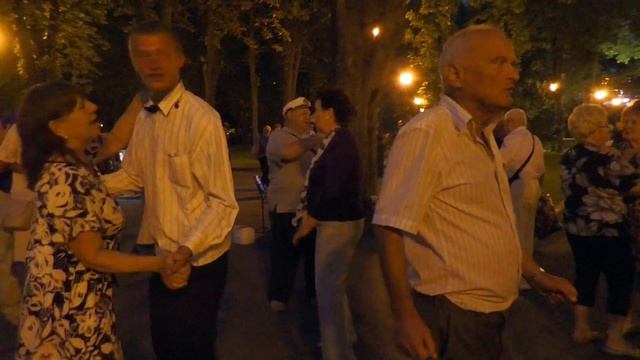 Крутится вертится шар голубой !!!Народные танцы,сад Шеченко,Харьков!!!6.09.2020. смотреть онлайн