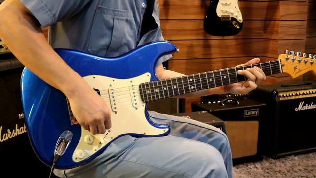 Review FENDER AMERICAN ULTRA STRATOCASTER HSS By Fusion Music смотреть онлайн