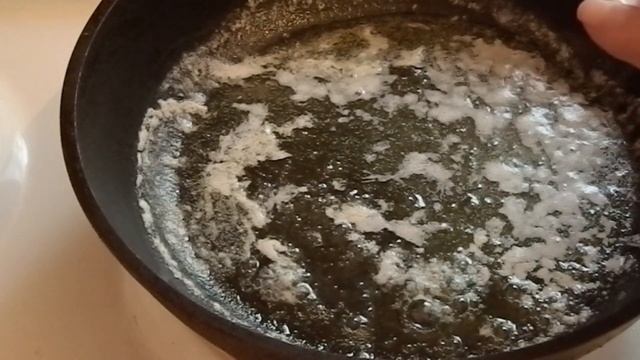 КАРТОФЕЛЬ ЦЕЛЬНЫЙ С РУМЯНОЙ КОРОЧКОЙ НА СКОВОРОДЕ смотреть онлайн