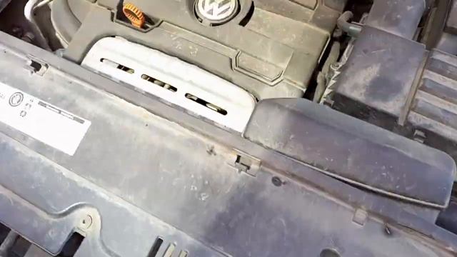 VOLKSWAGEN TIGUAN - где находится VIN номер.