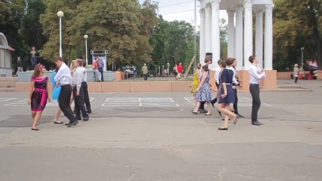 Танцевальный флешмоб "Шутка" смотреть онлайн