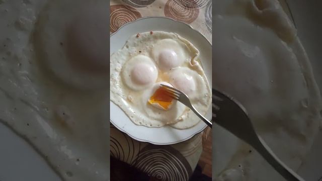 мега яичница. глазунья с жидким желтком смотреть онлайн