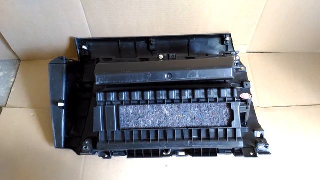 Бардачок пассажира Аутлендер 3 смотреть онлайн