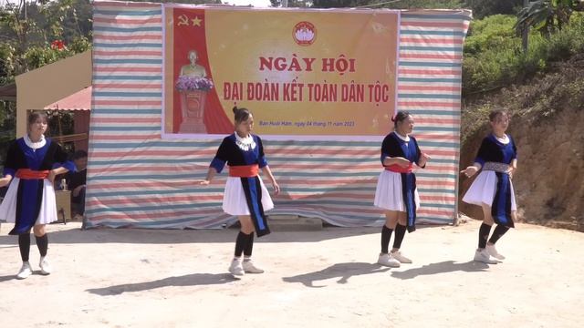 VĂN NGHỆ CHÀO MỪNG NGÀY HỘI ĐẠI ĐOÀN KẾT TOÀN DÂN TỘC BẢN HUỔI HẰM-MƯỜNG CANG смотреть онлайн