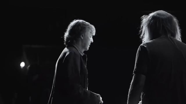 Paul McCartney & Rick Rubin Listen To CANNIBAL CORPSE смотреть онлайн