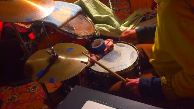 tmhh - too much hi-hat beat with distorted bass loop смотреть онлайн