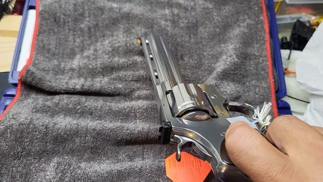 Colt Python смотреть онлайн