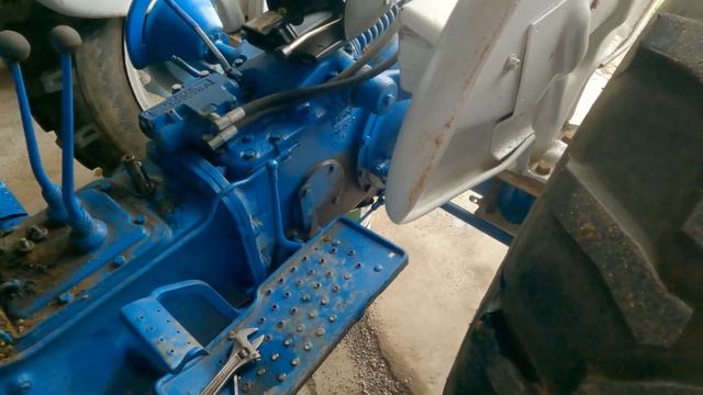 Ford 2000 pto and hydraulic issues смотреть онлайн