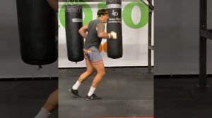 Александр Усик танцует на тренировке перед боем с Дереком Чисорой