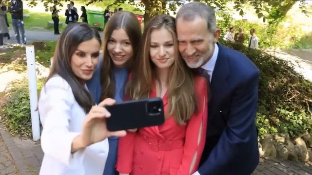 ✅Leonor princesa de Asturias se graduó ante los reyes Felipe Letizia y la infanta Sofia👑 смотреть онлайн