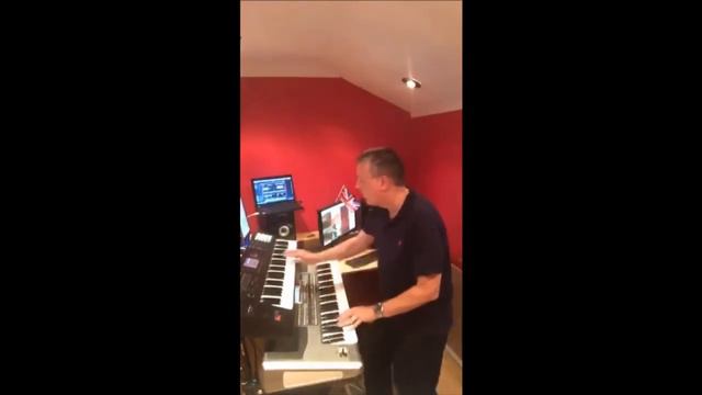 Pick up the pieces played on Korg PA900 and Roland FA06 смотреть онлайн