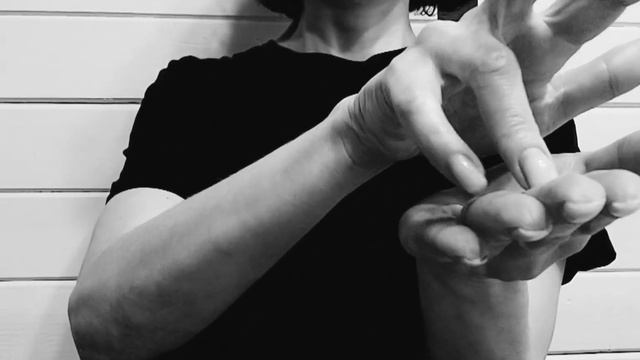 Нейрогимнастика для рук. Упражнение "По грибы" смотреть онлайн