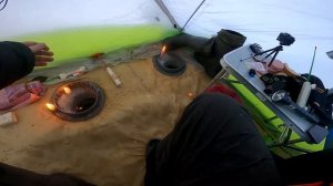 Зимняя рыбалка в палатке