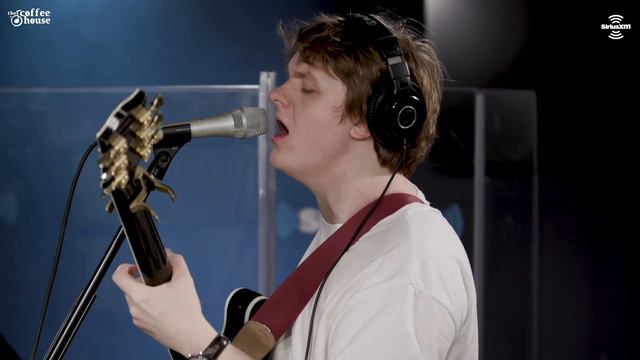 Lewis Capaldi - "Grace" [LIVE @ SiriusXM] смотреть онлайн
