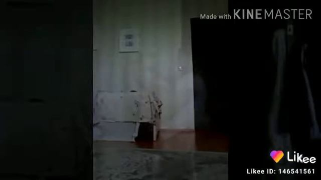 Вы заметили что стула нет и я по стене хожу смотреть онлайн