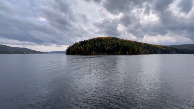 Круиз по Красноярскому морю. Осень смотреть онлайн