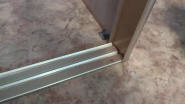 Как собирать шкаф купе . Нижний трек для шкафа купе. Один нюанс. смотреть онлайн