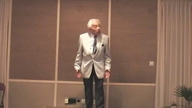 Александр Куцен читает стихотворение Самуила Маршака "Лодыри". смотреть онлайн