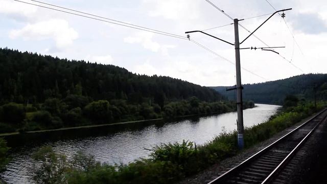 Уральские горы из окна электрички. Участок Чикали - Камаи смотреть онлайн