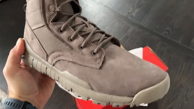 Unboxing the BEST shoe Nike makes right now - Nike SFB 6” NSW Leather смотреть онлайн