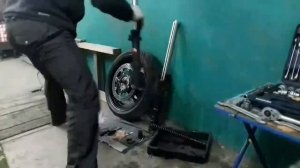 Замена пыльников, сальников, масла в вилке SUZUKI bandit  1250S