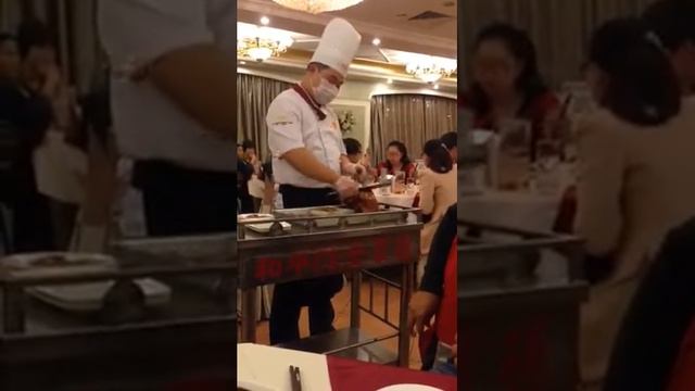 BeiJing Quanjude Roast Duck (HePing Men) 北京全聚德和 | RussianTown | Yabaolu Market смотреть онлайн