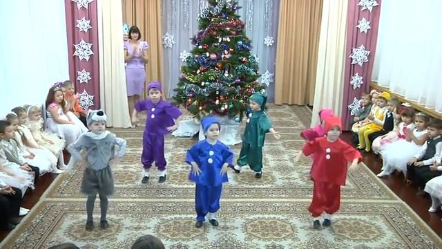 Танец гномиков. Средняя группа. смотреть онлайн