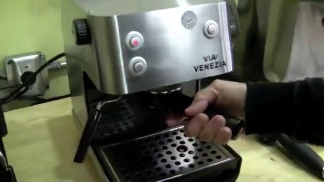 Compare: Saeco Aroma v. Saeco Via Venezia смотреть онлайн