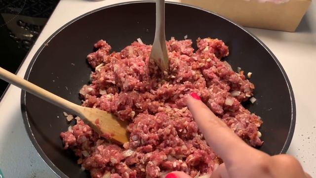 НОВЫЕ КОМБИНЕЗОНЫ для Таффи? |Лепим с мужем пельмени | ВЕЛЬШ КОРГИ смотреть онлайн