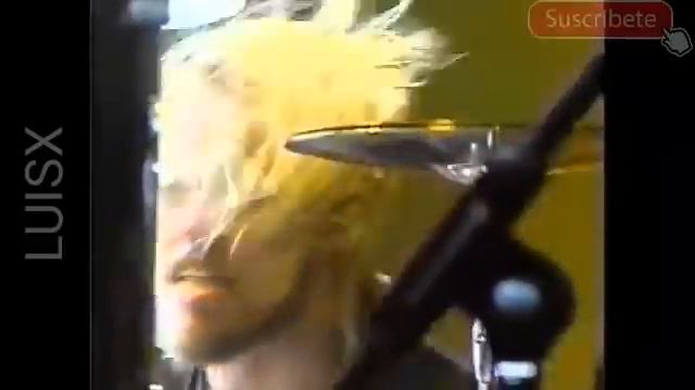 Dave grohl vs Taylor hawkins (drum battle)🥁🤘 смотреть онлайн