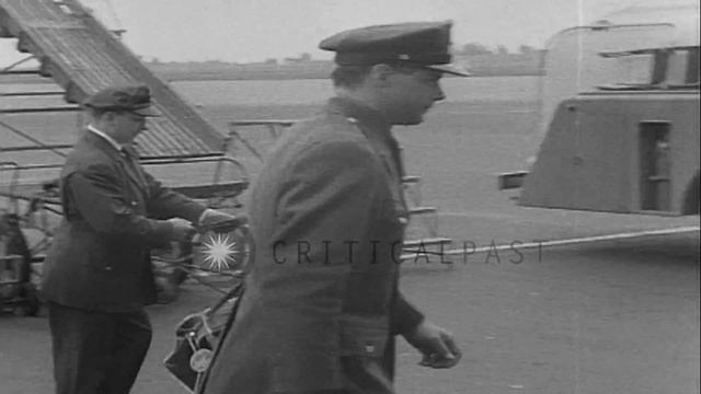 Eleven year old Song Yong Cho arrives in America to begin a new life in Seattle, ...HD Stock Footag смотреть онлайн