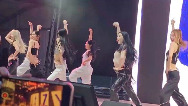 this itzy dance break is a cultural reset смотреть онлайн