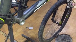 Замена каретки на велосипеде.