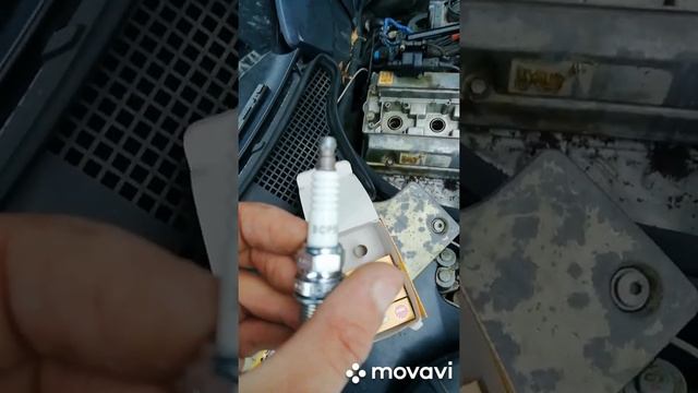 Полный процесс замены свечей зажигания. (Mercedes w210 e200 111) смотреть онлайн