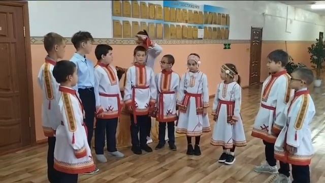 Мордовская национальная игра "Гуси и волк" смотреть онлайн
