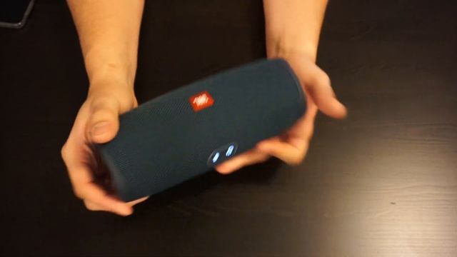 JBL Charge 4 In Blue Unboxing and Overview смотреть онлайн