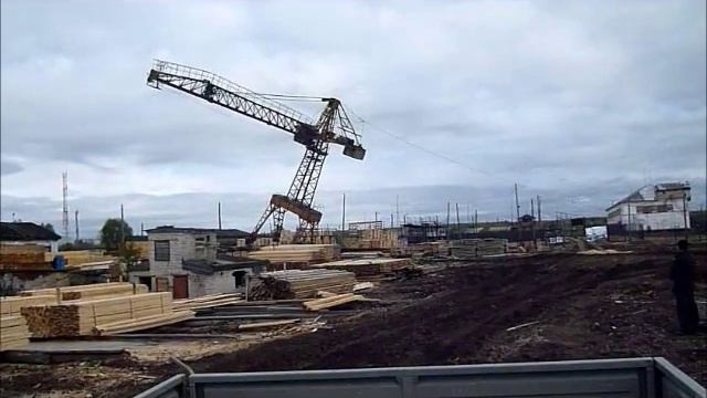 Падение крана киров.wmv смотреть онлайн