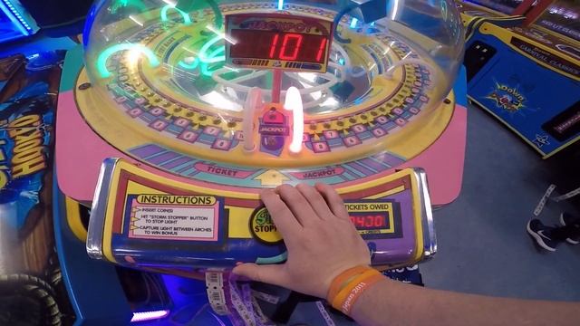 Cyclone Arcade Game, 10 tries at it with a BIG JACKPOT WIN at Salisbury Beach :) (From 5/5/18) смотреть онлайн