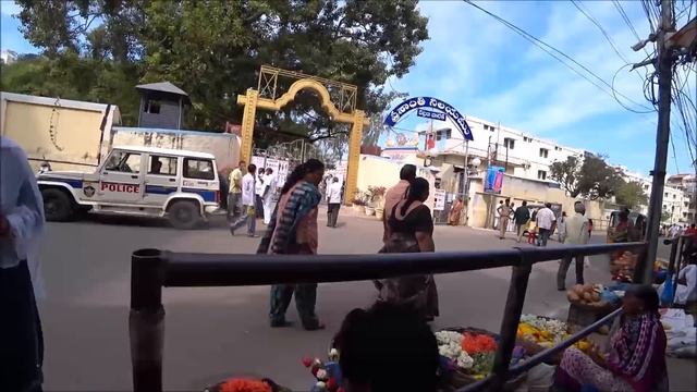 8. Путтапарти 2022. Встреча с Хеленой в Хануман кафе. Провожаем Катю, улетает в Гоа... смотреть онлайн