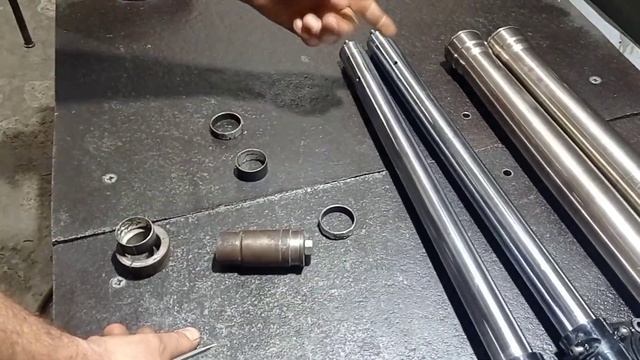 Восстановление направляющих втулок вилки мотоцикла.
