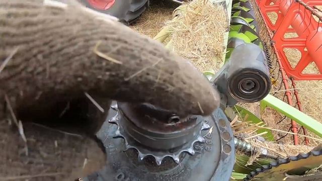 Часть вторая. Комбайн CLAAS. Продолжаем молотить пшеницу. Поломки комбайна. смотреть онлайн